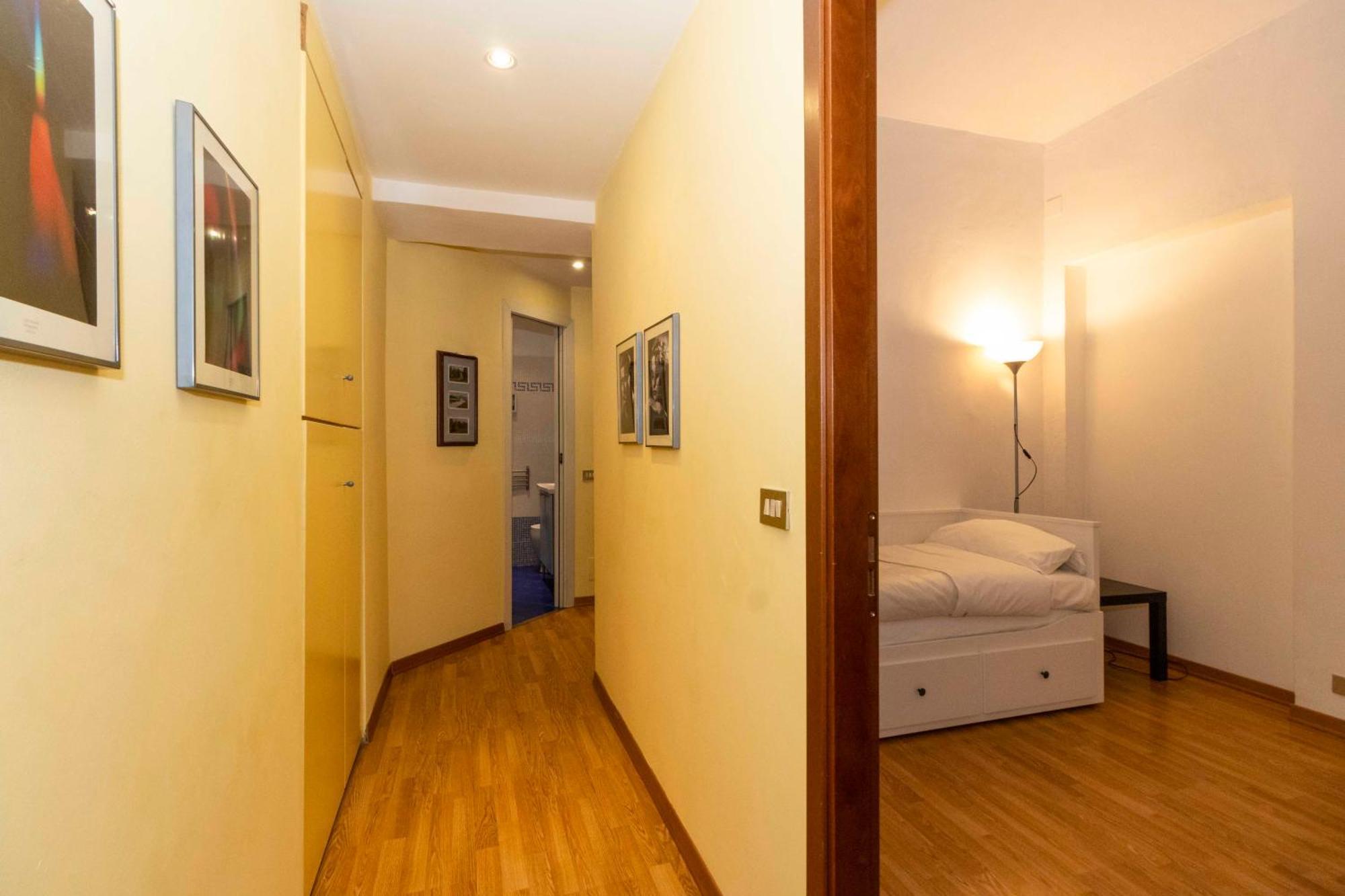 Porta Nuova & San Salvario Roomy Flat Apartment
